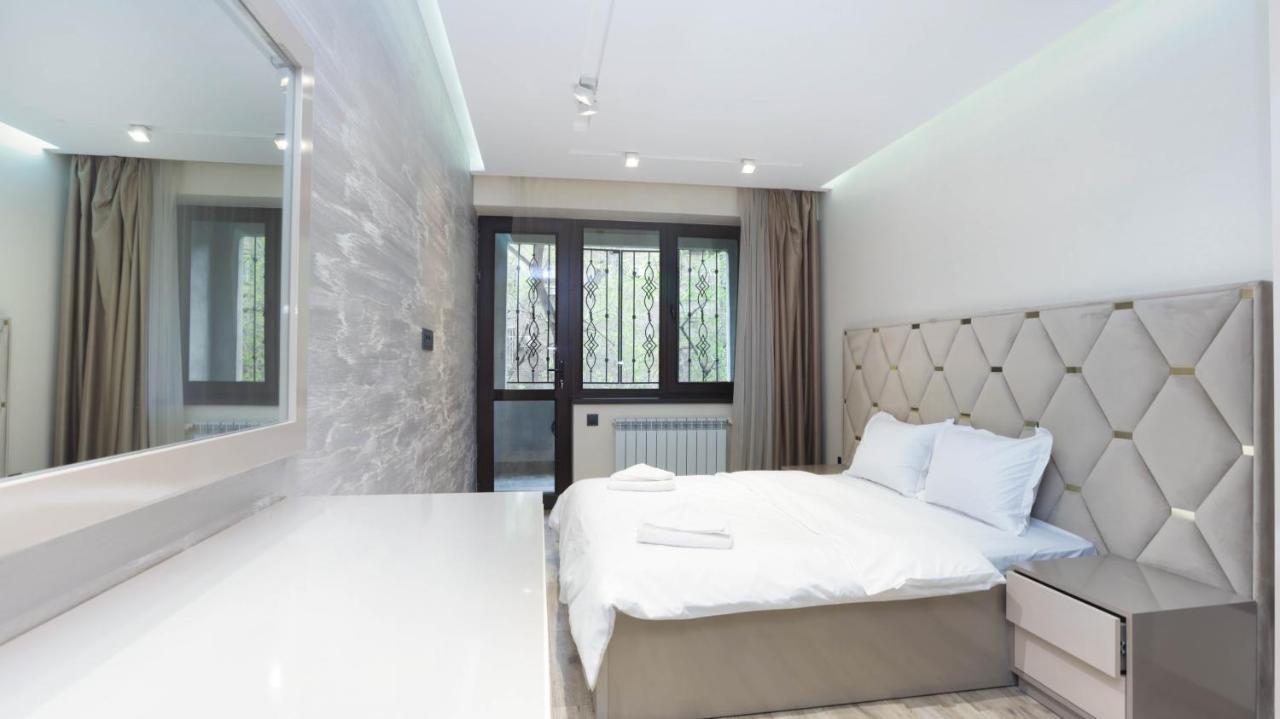Stay Inn Apartments Near Northern Avenue Yerevan Bagian luar foto