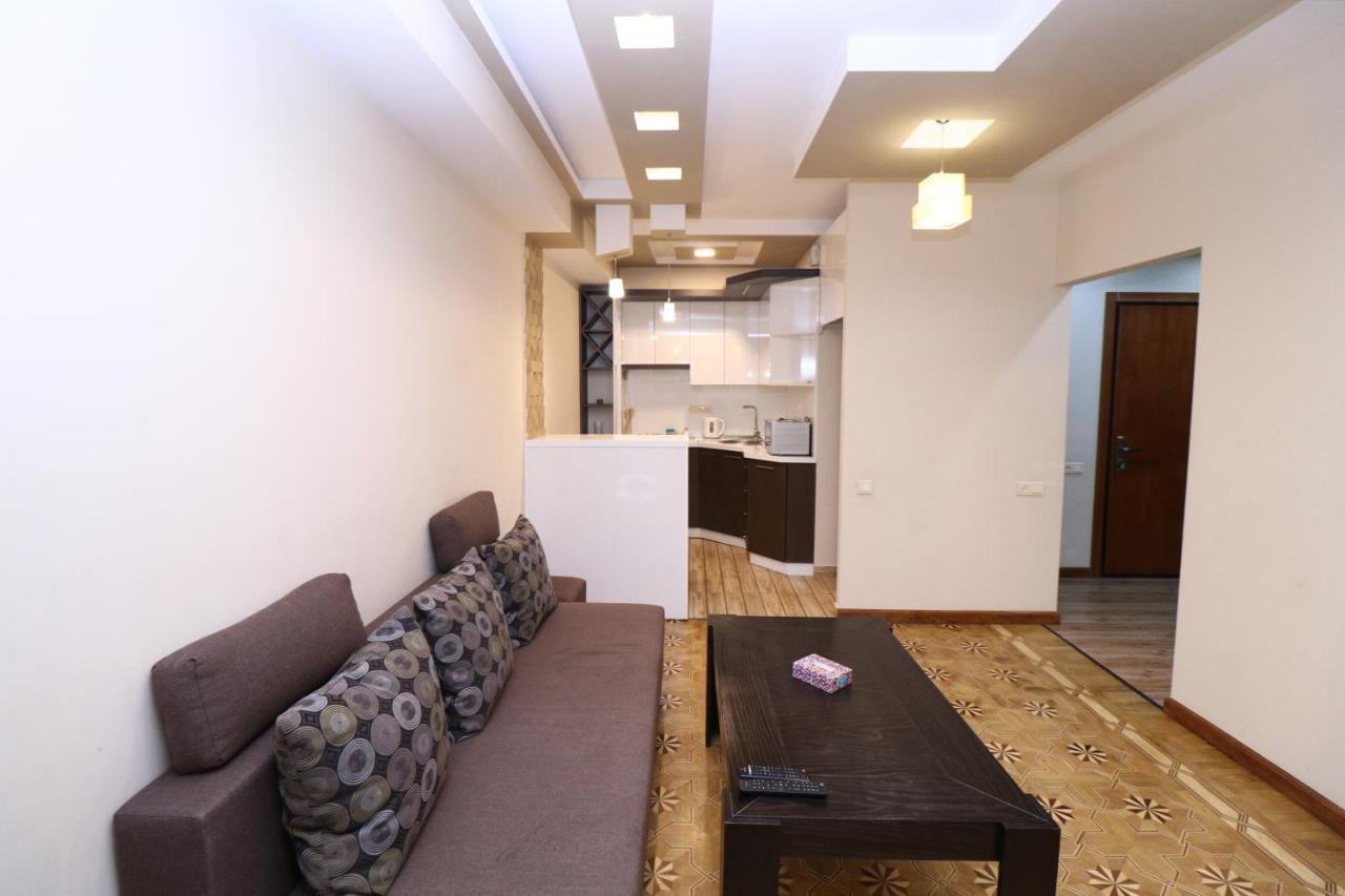 Stay Inn Apartments Near Northern Avenue Yerevan Bagian luar foto