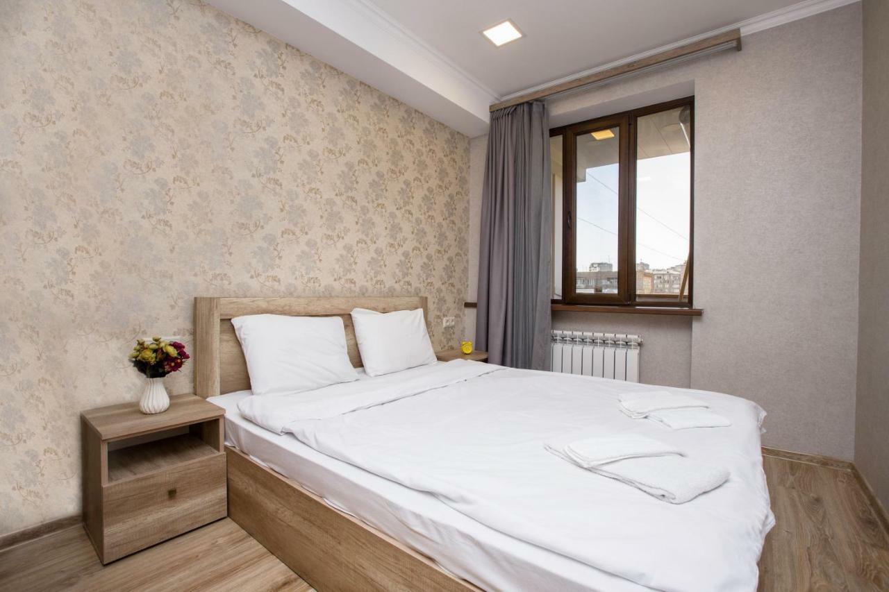Stay Inn Apartments Near Northern Avenue Yerevan Bagian luar foto